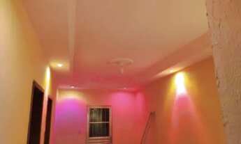 Imagem 2: Alugo casa na Massaranduba frente de rua com água e luz incluso valor 1000?