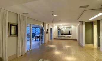 Imagem 3: Panamby - Varanda gourmet em condomínio clube com quadra de tênis