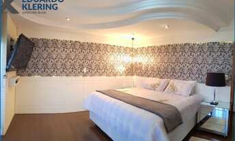 Imagem 5: Excelente casa de alto padrão, com 3 dormitórios, 348m², amplo e lindo jardim com piscina