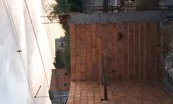 Imagem 2: Terreno com um cômodo e um banheiro em ponto de laje