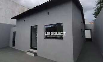 Imagem 2: Casa no bairro Santa Luzia com três quartos e uma suíte