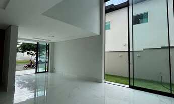 Imagem 4: Casa de Luxo com Vista Privilegiada e 5 suítes em Condomínio