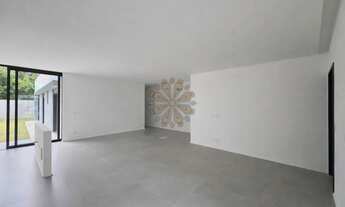 Imagem 5: Casa térrea alto padrão em Santa Felicidade com 3 quartos, amplo terreno e 4 vagas