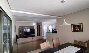 Imagem 6: CASA COM 3 DORMITORIOS E PISCINA