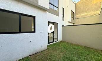 Imagem 2: Sobrado com 03 quartos, 01 suíte, terraço e jardim, à venda no bairro Xaxim