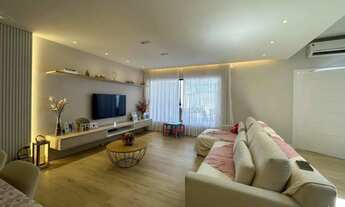 Imagem 7: Imóvel para venda possui 320 metros quadrados com 4 quartos