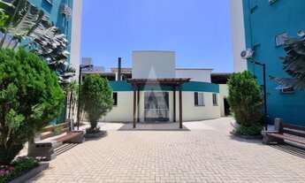 Imagem 2: Apartamento semimobiliado no bairro Santo Antônio com 2 quartos, cozinha com armários e 1