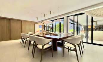 Imagem 2: Mansão Automatizada no Quintas do Rio com 800 m², 5 Suítes e Lazer de Resort Exclusividad