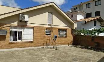Imagem: Casa com pátio e 3 dormitórios no Bairro