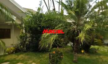 Imagem 6: Casa Exclusiva em Condomínio Fechado com Lazer Completo e Acabamentos de Destaque no Resid