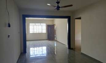 Imagem: Casa ao lado do centro 4 dor.sendo 2 suítes