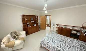 Imagem 4: Sobrado belvedere -5 quartos sendo 2 suítes, uma master, 330 m2 de área construída