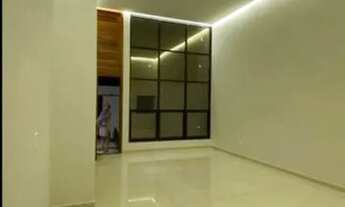 Imagem 2: Casa na Aruana em Rua Pública - 3 Quartos, Posição Leste, 4 Vagas de Garagem