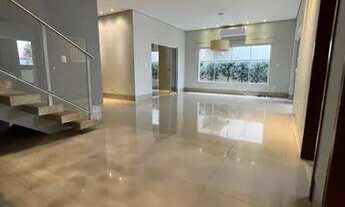 Imagem 5: Vendo Sobrado no Condomínio Belvedere com 3 suítes sendo uma máster com closet