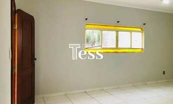 Imagem 3: ALUGA - Casa residencial térrea com edícula de 3 e 2 dormitórios com 2 vagas de garagem co