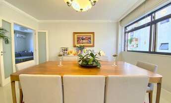 Imagem 2: Apartamento para venda possui 242 metros quadrados com 4 quartos em Centro - Florianópolis