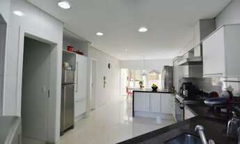 Imagem 5: MARAVILHOSO Sobrado para venda tem 680 metros quadrados com 4 quartos