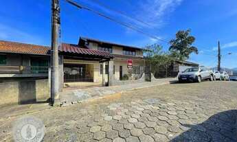 Imagem 4: Casa com 4 quartos sendo duas suítes , piscina , área de festa, no bairro Fortaleza !!!