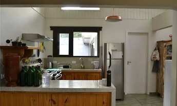 Imagem 2: Casa à venda com 172m², três dormitórios sendo um suíte e área gourmet, no bairro do Jagua