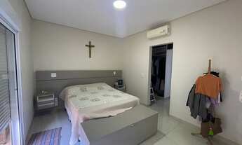 Imagem 7: Casa de condomínio sobrado para venda possui 390 metros quadrados com 5 quartos