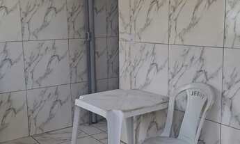 Imagem 2: Aluga-se kitinet mobiliado com cama de casal, mesa ,cadeira, incluso água, energia e inter