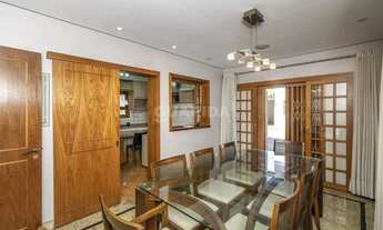 Imagem 5: Casa reformada com amplo pátio e edícula no bairro Menino Deus!