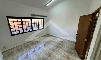 Imagem 3: Imóvel comercial para locação no Bairro Jardim Irajá, próximo a Avenida Presidente Vargas