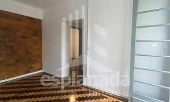 Imagem 4: Apartamento recém-reformado, amplo e bem arejado, localizado em uma das regiões mais desej