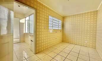 Imagem 3: Apartamento 2 Dormitórios + dependência no centro!!