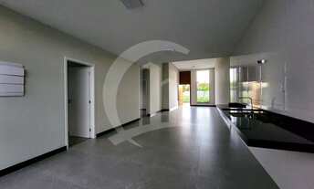 Imagem 4: Casa Térrea à Venda em Condomínio Fechado Elegante e Confortável