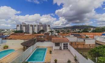 Imagem 2: Casa ampla com 3 dormitórios, suíte, piscina e espaço de lazer , em Porto Alegre
