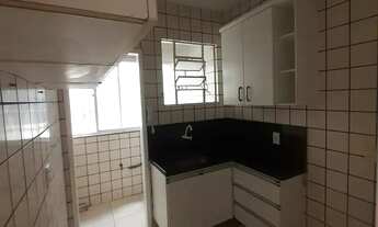 Imagem 3: 2 quartos, 1 banheiro, 1 lance escada