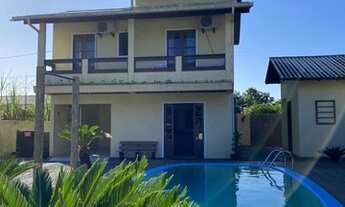 Imagem: Casa entre as Praias de Garopaba e Guarda