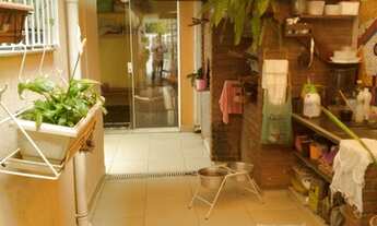 Imagem 4: Sobrado para venda com 200 metros quadrados com 3 quartos