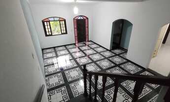 Imagem 4: Sobrado para aluguel possui 180 metros quadrados com 2 quartos