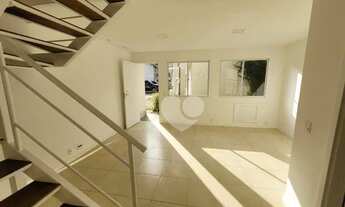 Imagem 2: Lopes Enjoy Vende Casa Geminada com 3 quartos, 80 m² por R$ 430.000 - Vargem Pequena - Rio