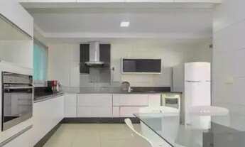 Imagem 5: Excelente casa semi mobiliada, localização privilegiada em Santa Felicidade