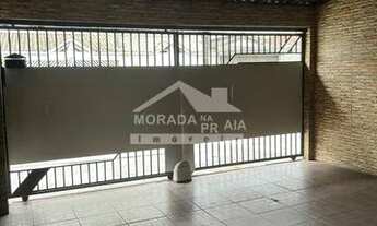 Imagem 3: Casa na Guilhermina, 2 Dormitórios, 2 Vagas, Pertinho Mar, Confira na Imobiliária em Praia