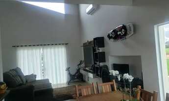 Imagem 6: Casa em terras de Santa Cristina V