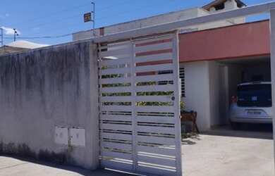 Imagem 2: Casa Setor Novo Horizonte Goiânia Área de 247m2 Duas vagas de garagem