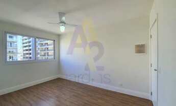 Imagem 3: Apartamento reformado com 2 dormitórios e 1 vaga em prédio com piscina no Jd. Paulista