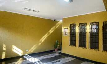 Imagem 2: Casa à venda em Diadema com 180m² 3 dormitórios 1 suíte 2 banheiros 2 vagas