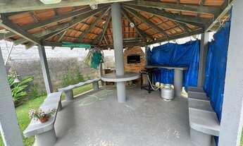 Imagem 7: Casa para aluguel possui 241 metros quadrados com 4 quartos