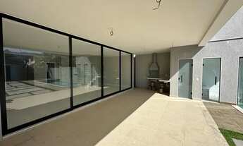 Imagem 2: Casa para venda tem 270 metros quadrados com 5 quartos