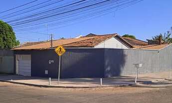 Imagem: Belíssima Casa de 2 quartos na Avenida