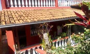 Imagem: Casa com 04 quartos 02 banheiros e 01 quintal