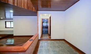 Imagem 5: Casa tipo para venda com 5 quartos, 350m²