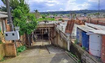 Imagem: Casa com barracão na frente
