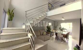 Imagem 4: Casa em Condomínio Fechado com Amplo Pátio REF: 229