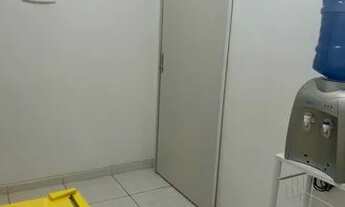 Imagem 6: Escritório Comercial mobiliado com ar condicionado e armários com vista para baía